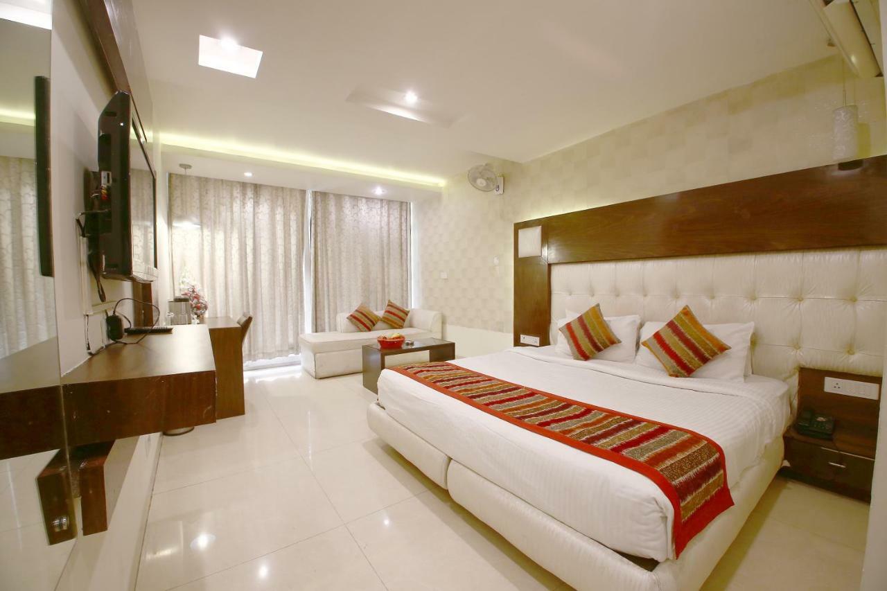 Hotel Diamond Plaza Chandīgarh Εξωτερικό φωτογραφία