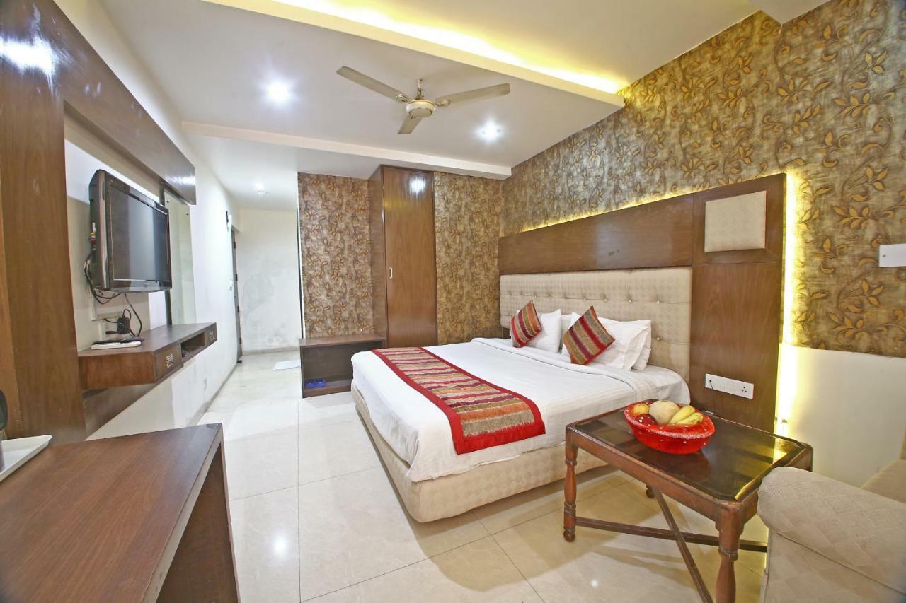 Hotel Diamond Plaza Chandīgarh Εξωτερικό φωτογραφία
