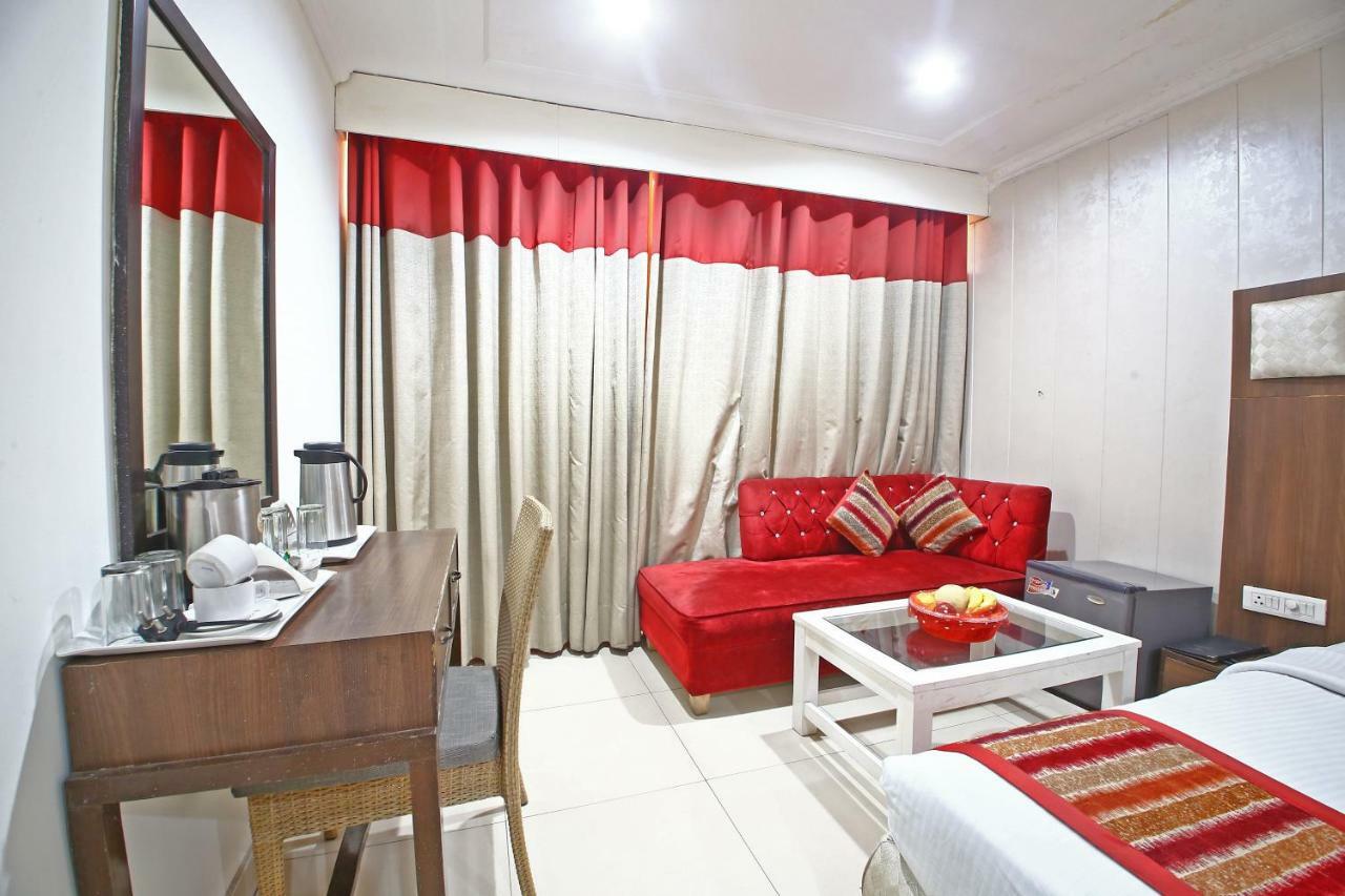 Hotel Diamond Plaza Chandīgarh Εξωτερικό φωτογραφία