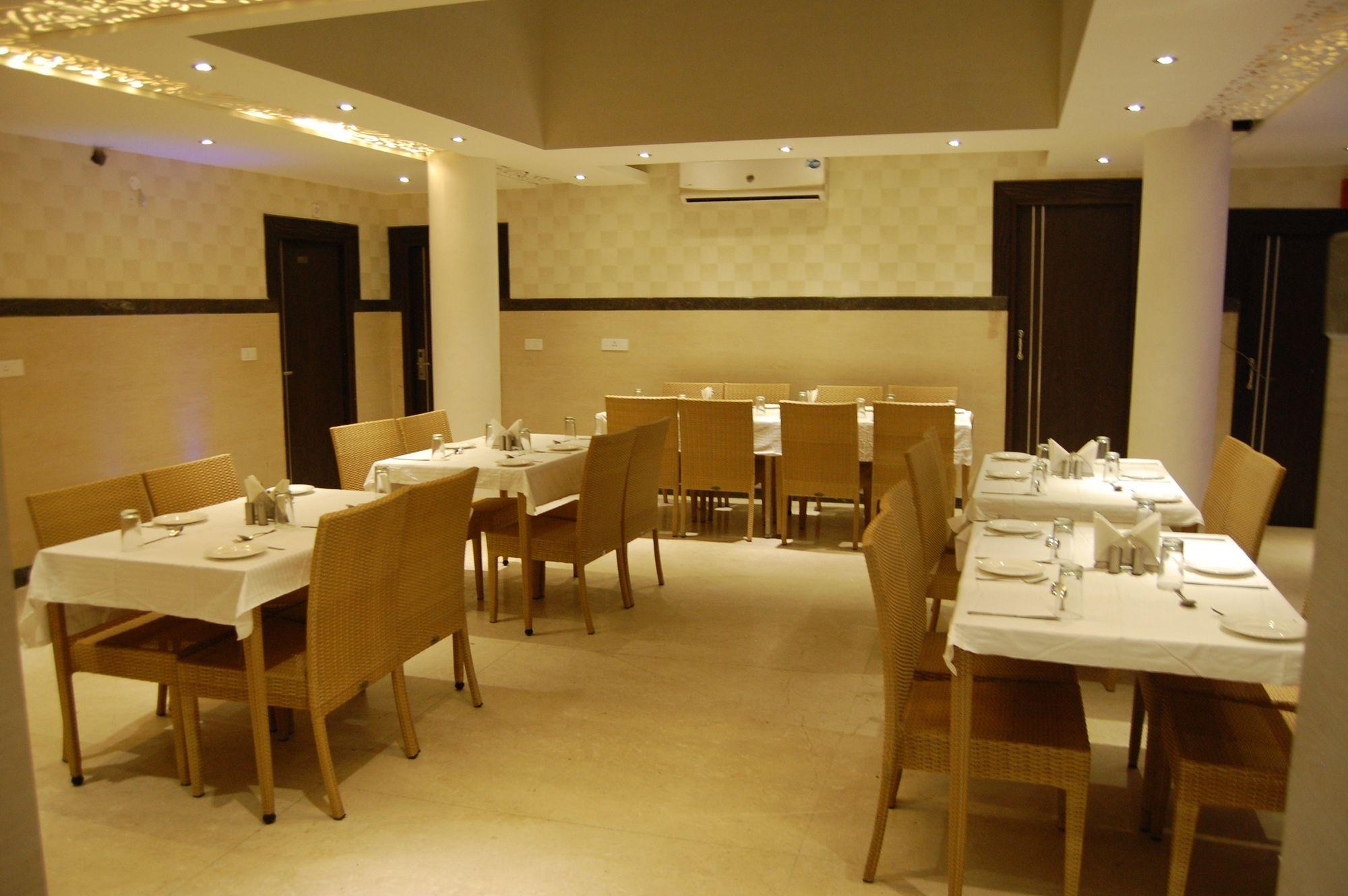 Hotel Diamond Plaza Chandīgarh Εξωτερικό φωτογραφία
