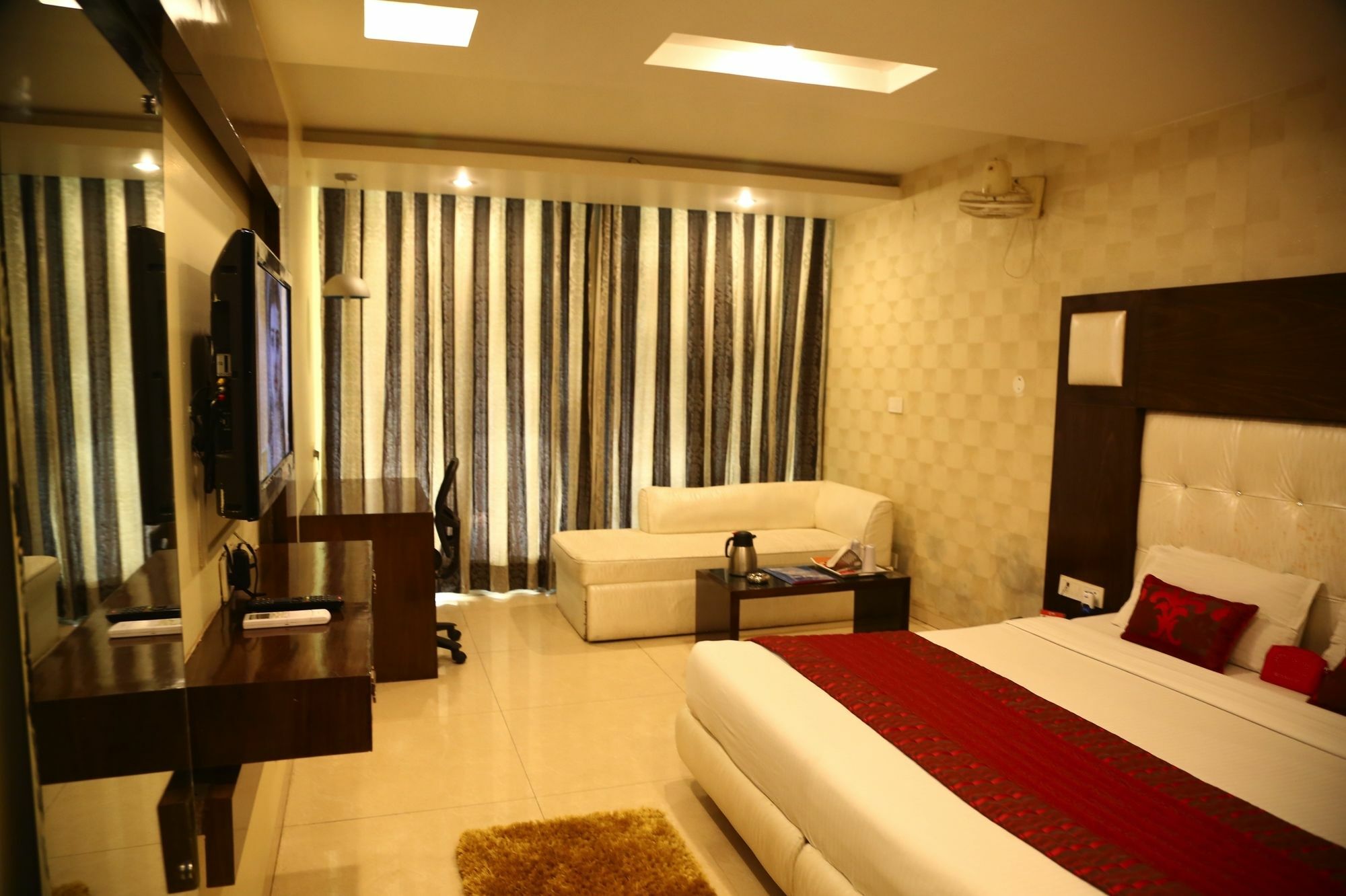 Hotel Diamond Plaza Chandīgarh Εξωτερικό φωτογραφία